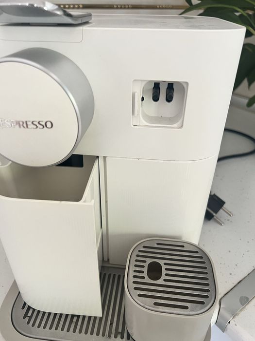 DeLonghi Nespresso Coffee machine