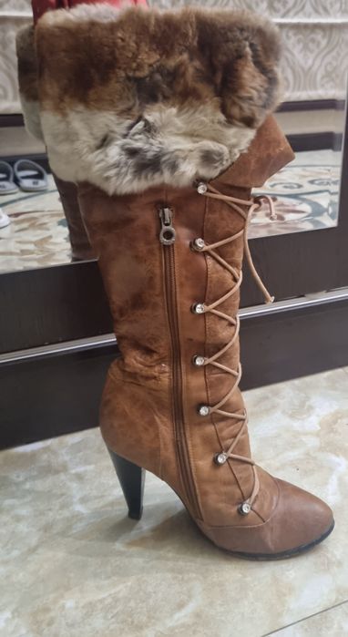 Продаю женские сапоги