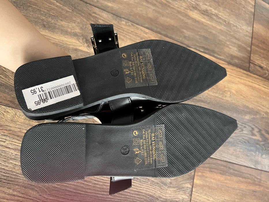 Нови ниски балеринки с капси