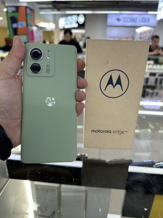 Moto edge 40 5G.  12/256