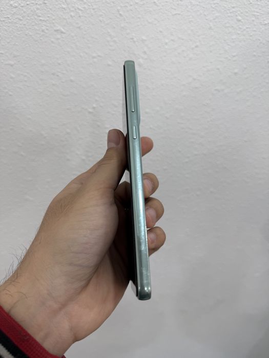 Samsung A 73  5G 128tali holati zor Toshkent qotishla yo imekadan otga