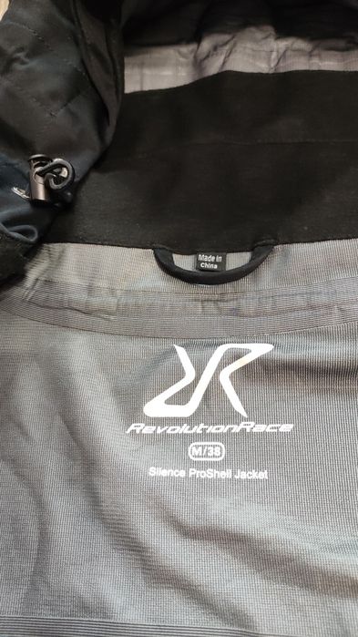 Дамско горнище Revolution Race M size