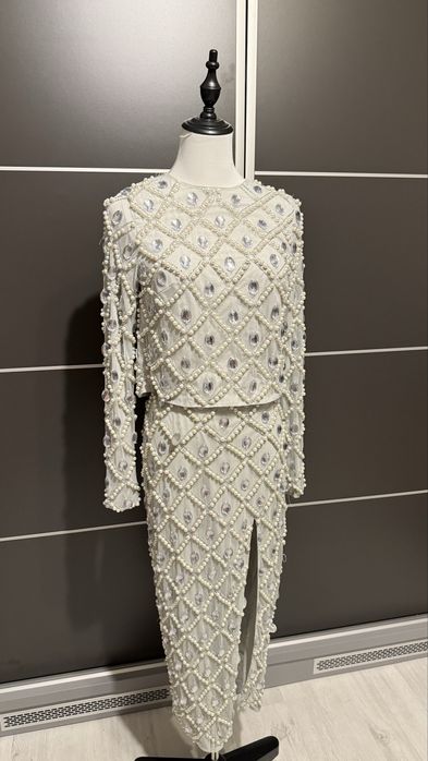 Fusta Asos accesorizată