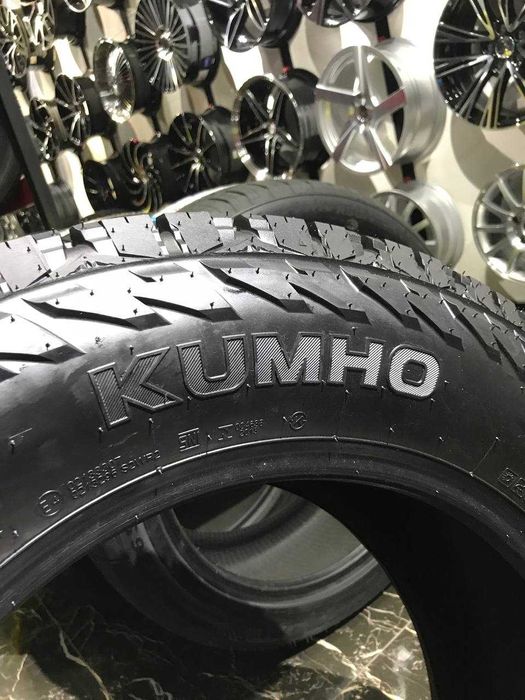 Kumho Road Venture AT52 265/60/18 110T