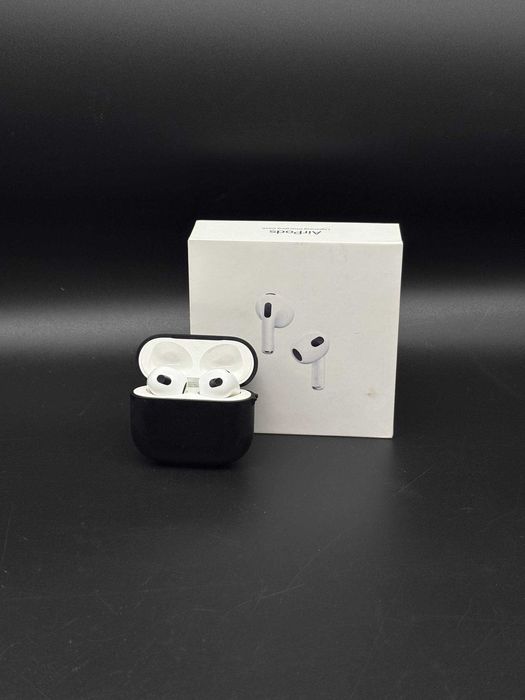 Apple AirPods (3rd Gen)