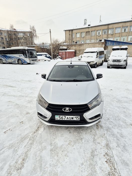 ЛАДА ВЕСТА  в одних руках