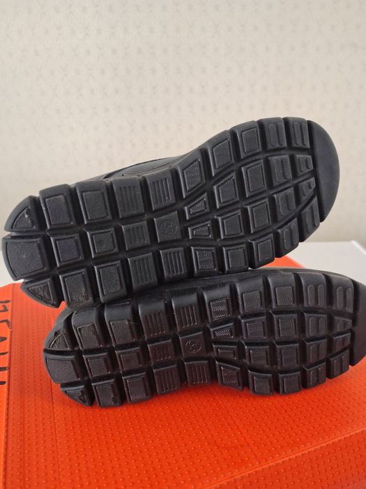 Продам детские зимние сапоги