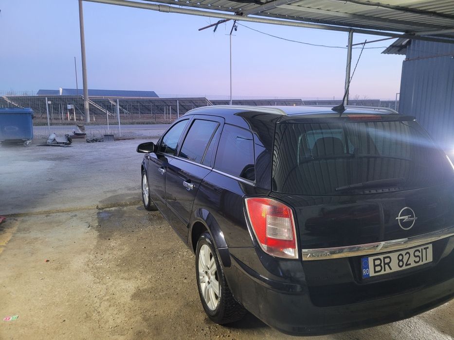 Vând Opel Astra H
