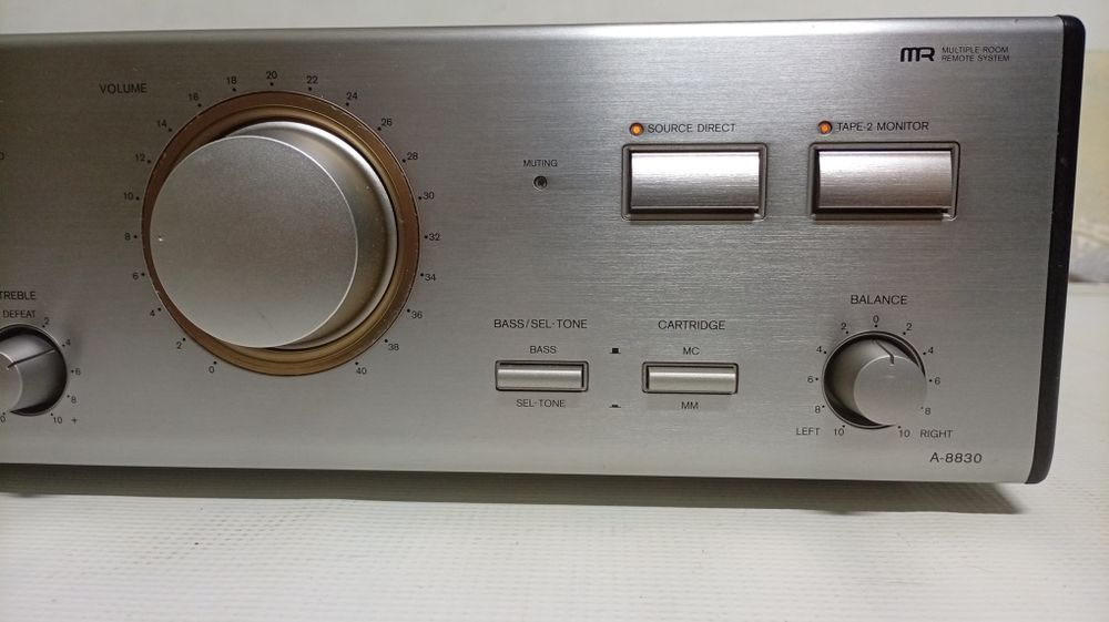 ONKYO  A - 8830   amplificator
