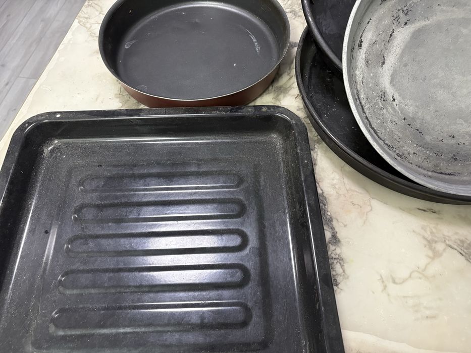 Сковородки кастрюли