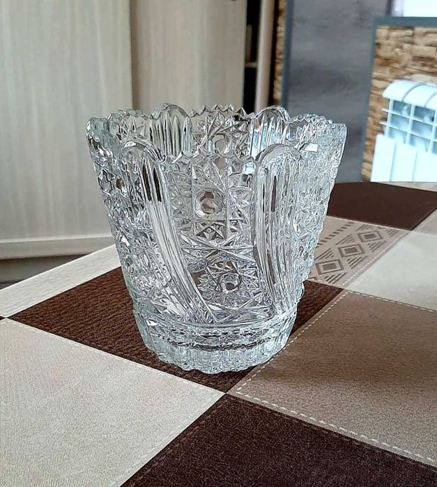 Вазы хрустальные