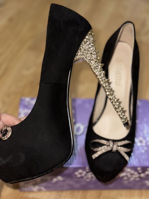 Шикарный вечерний туфли