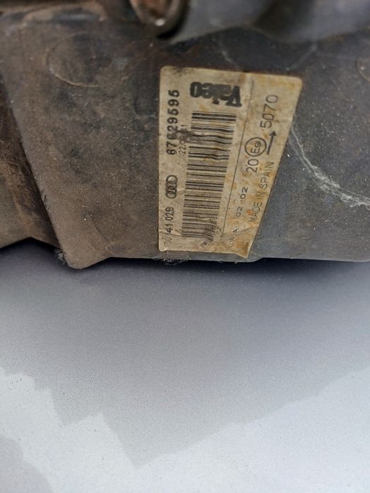 Ляв фар за ауди а4 б5 1997 година