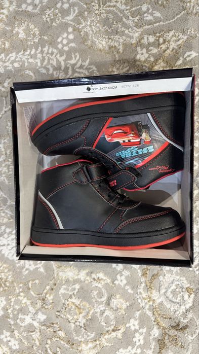 Ботинки новые р28