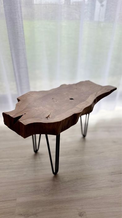 Masa Mira - lemn masiv nuc Timber Tales