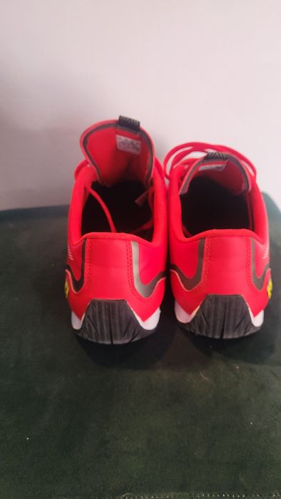 Ferrari puma  mărime 42,5
