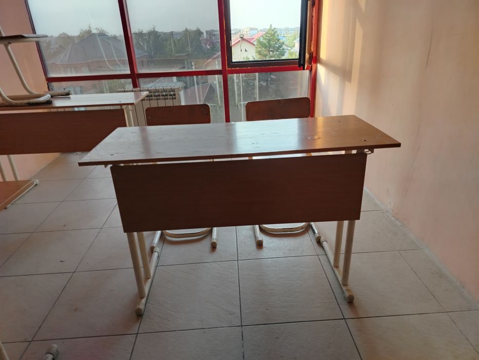 Школьные Парты со стульями2