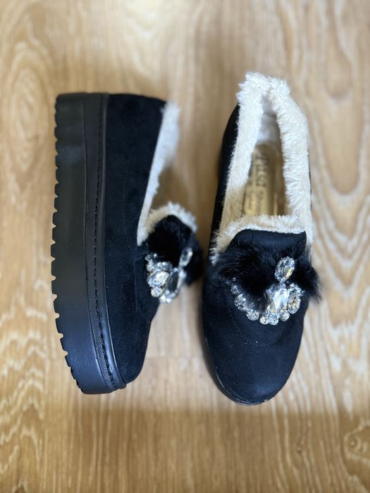 Утеплённые мокасины на подошве