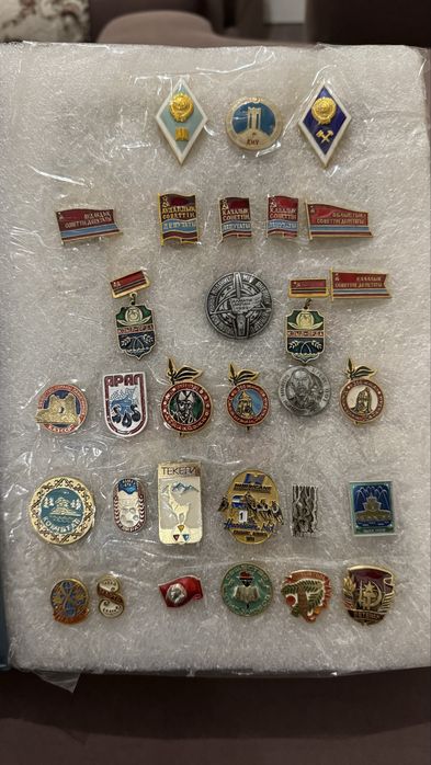 Значки на продажу
