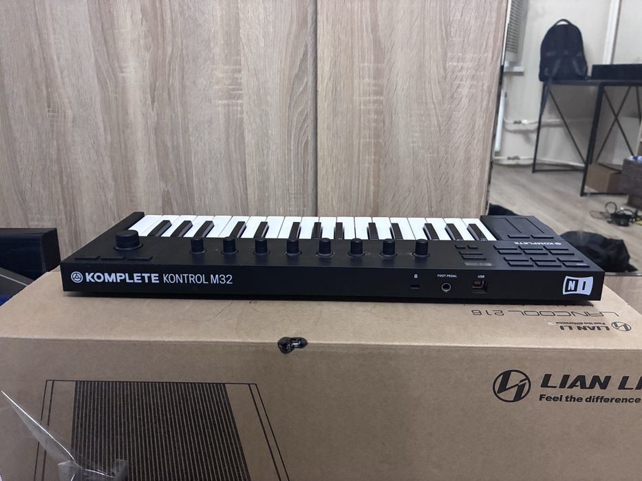 KOMPLETE Kontrol M32