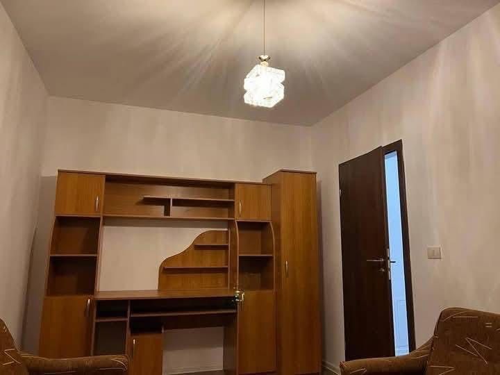 Inchiriez apartament