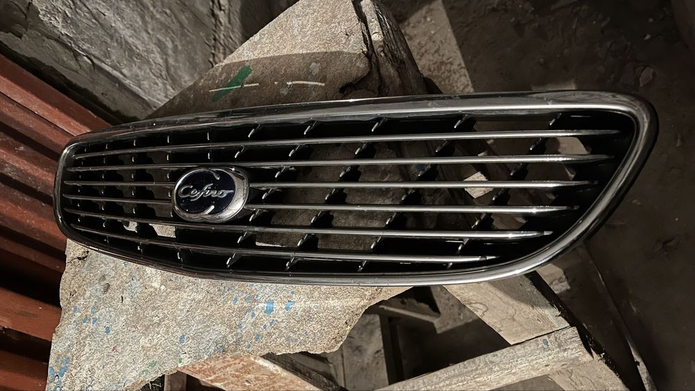 Продам решетку Ниссан Цефиро