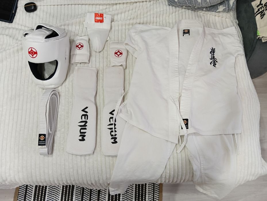 Продам форму на карате