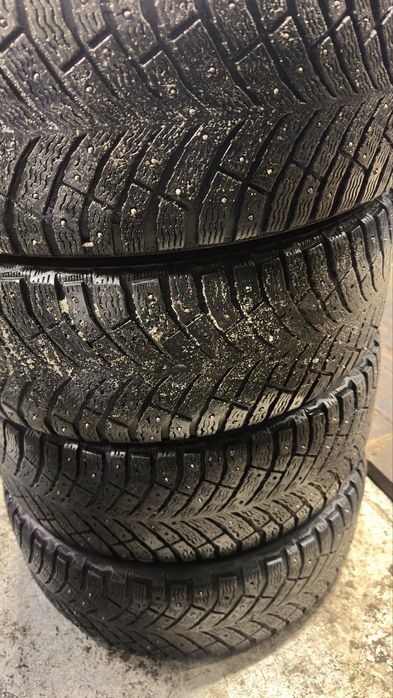 Продам зимние шины.