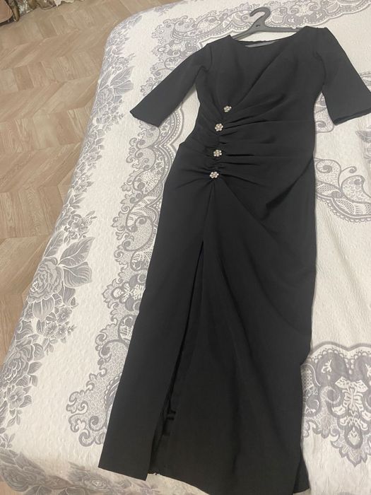 Платье черное