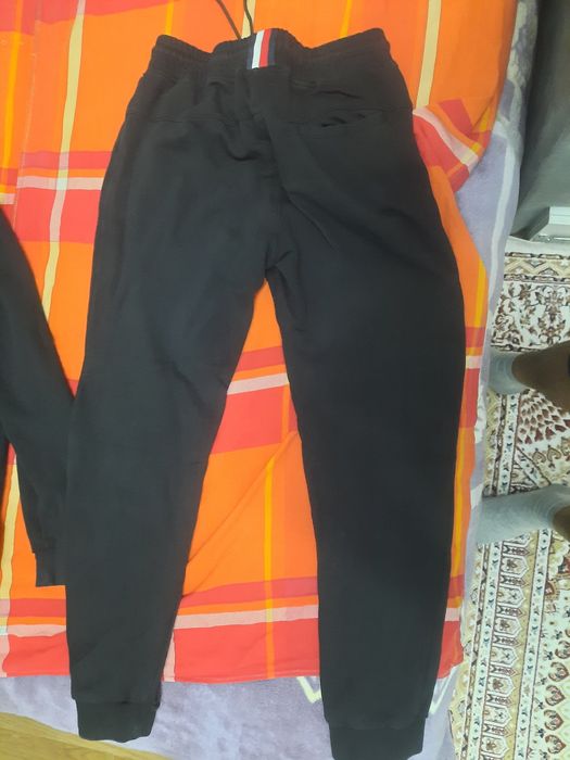 Продам спортивный костюм