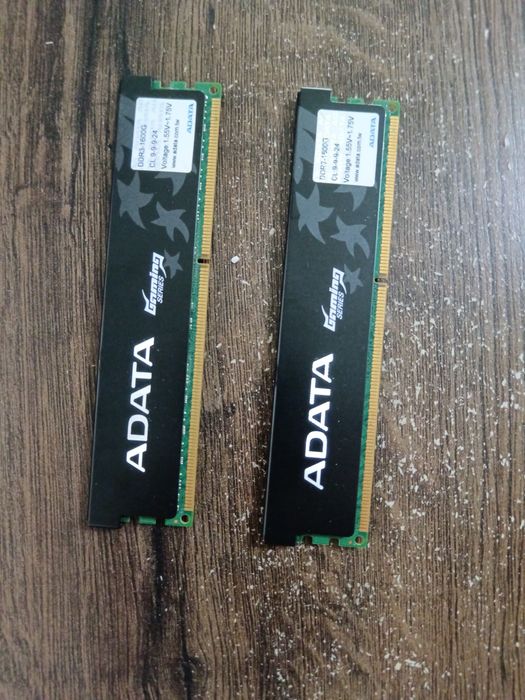 Продавам RAM DDR3 ADATA 2x2GB