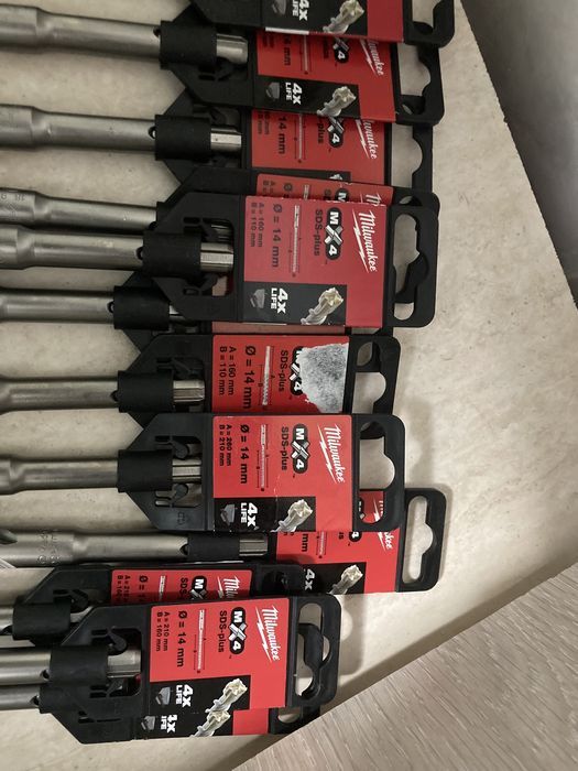 Burghiu Milwaukee Sds Plus MX4 14x160mm,14x210mm,14x260mm