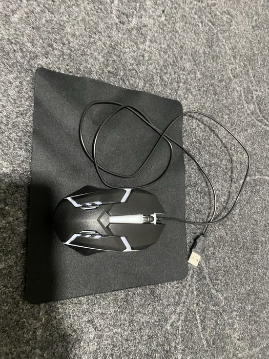 Новая игровая мышка с подсветкой коврик в подарок