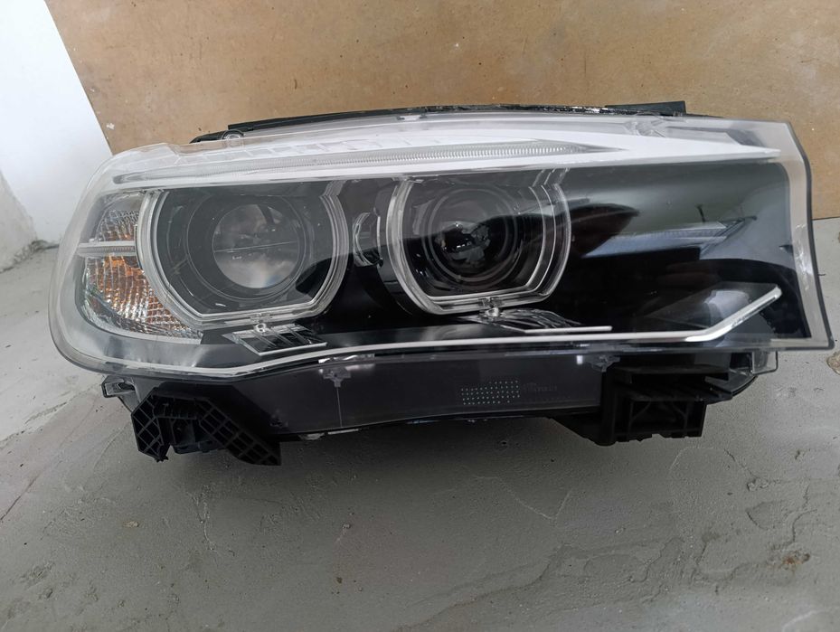 Дясен фар за Bmw X5 F15