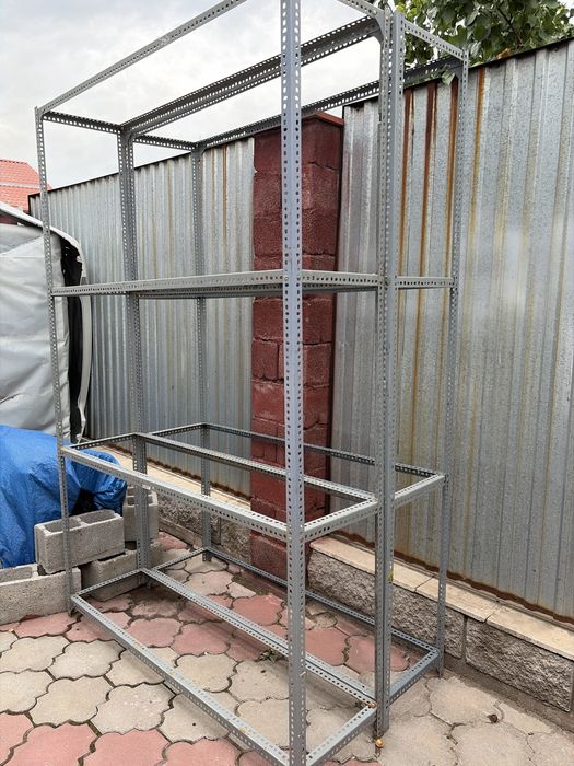 Продам стеллажи, полки