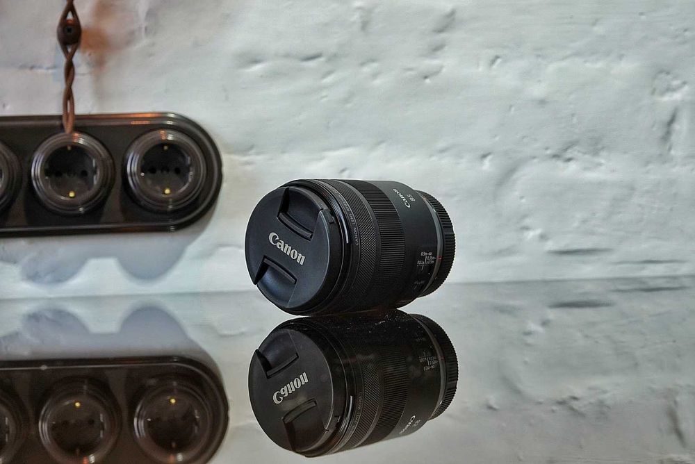 Canon RF 85mm Macro f/2 IS STM