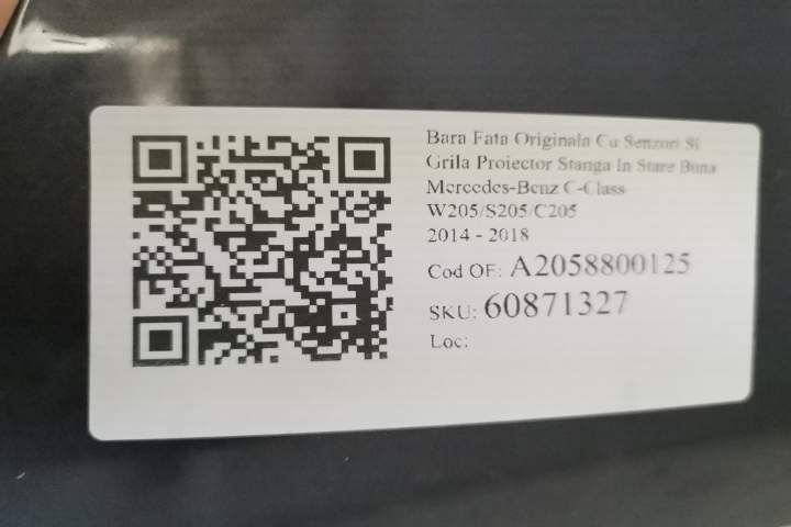 Оригинална предна броня със сензори и лява решетка на проектора в добр