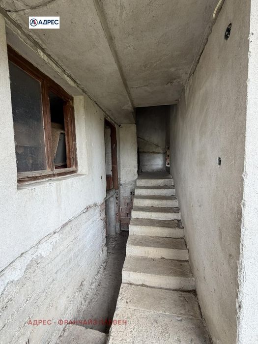 Къща в Ловеч, област-с.Хлевене площ 434 цена 60000