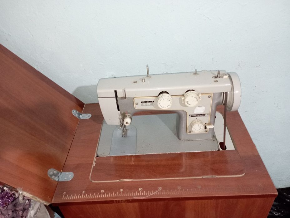 Chayka 142 va padoliski 142 tikuv mashinalari sotiladi