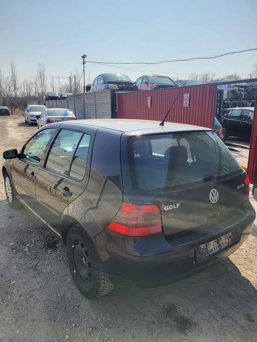 dezmembram volkswagen golf 4 capota/bara fata/usa fata/usa spate/stop