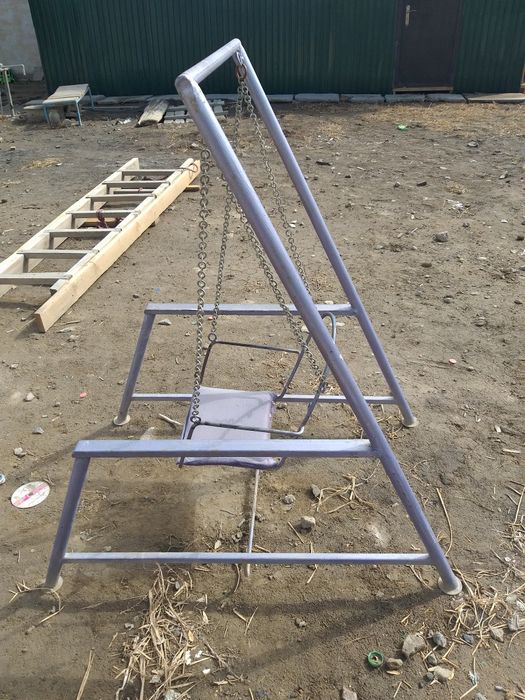 Продам детскую качелю