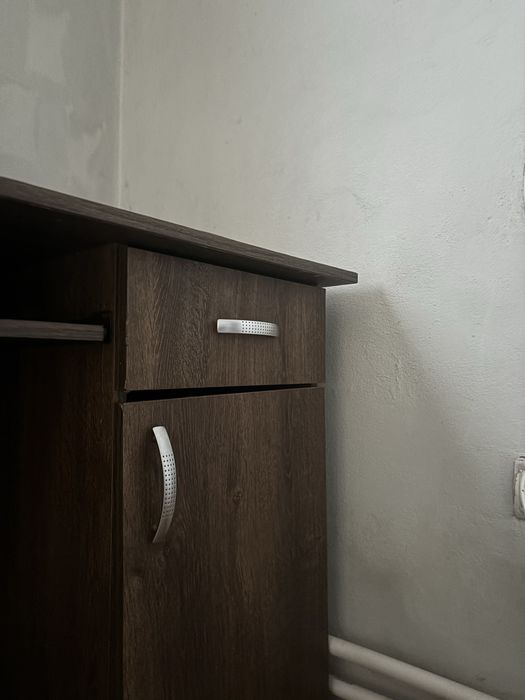 Birou din lemn durabil