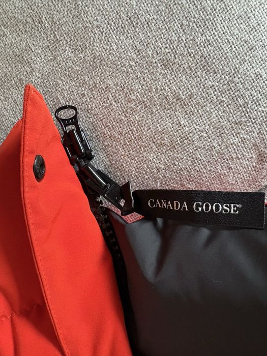 Оригинален елек CANADA GOOSE