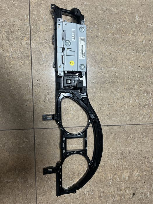 Навигация и рамка за километраж за Audi Q7