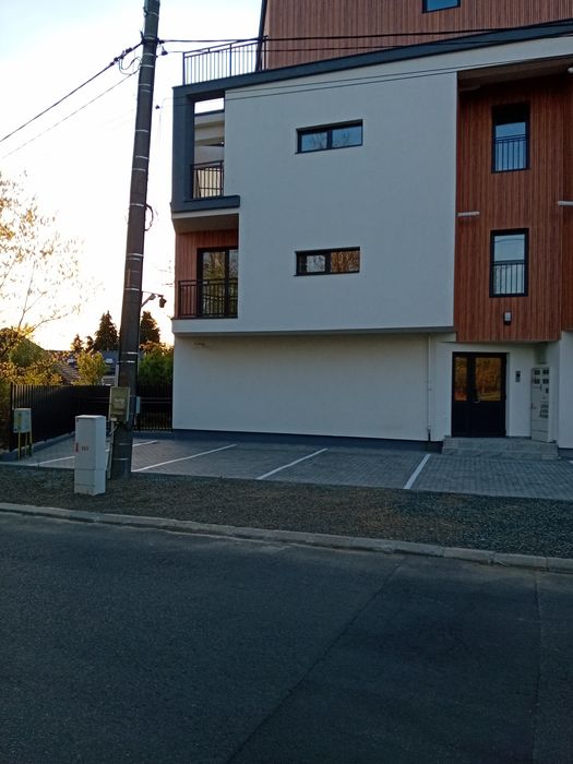 Apartament cu 2 camere zonă foarte liniștită 1500E/m²