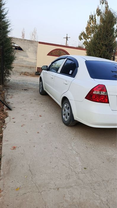 Nexia 3 srochna sotiladi