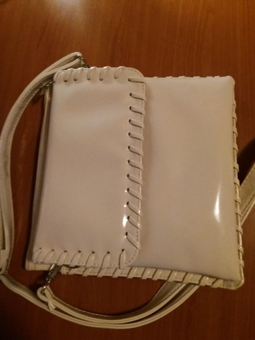 Geanta de umar lacuita bej