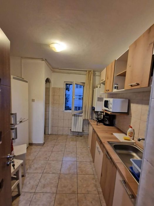 Inchiriez camera apartament zona ICIL