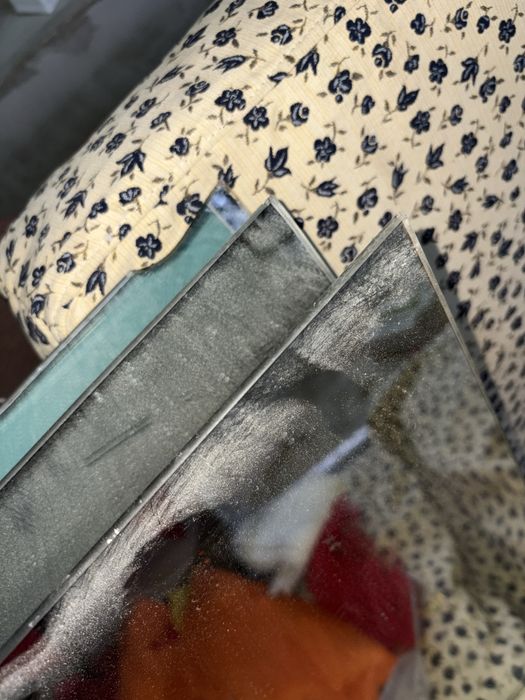 3 oglinzi din care doua mici defecte