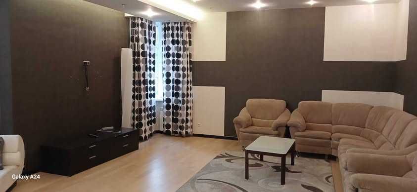 Продава се Двустаен апартамент в София, Център - 70 кв.м за 2715 €/кв.м - Снимка #1